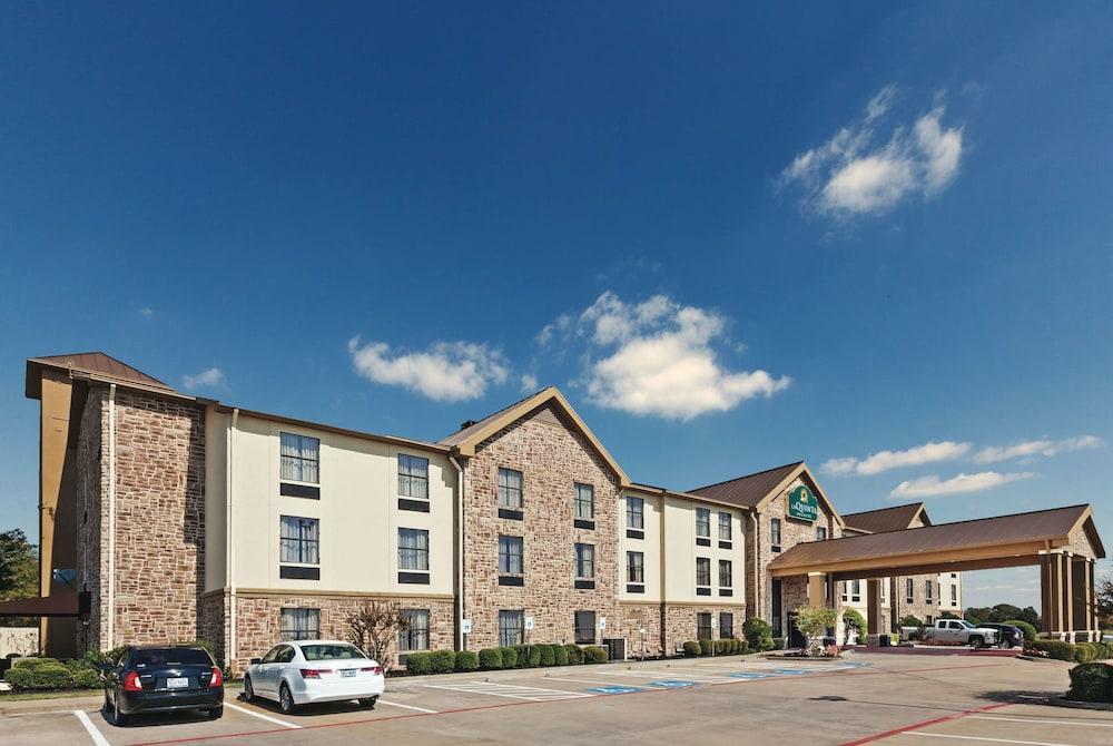 La Quinta By Wyndham Denison - North Lake Texoma Exterior photo