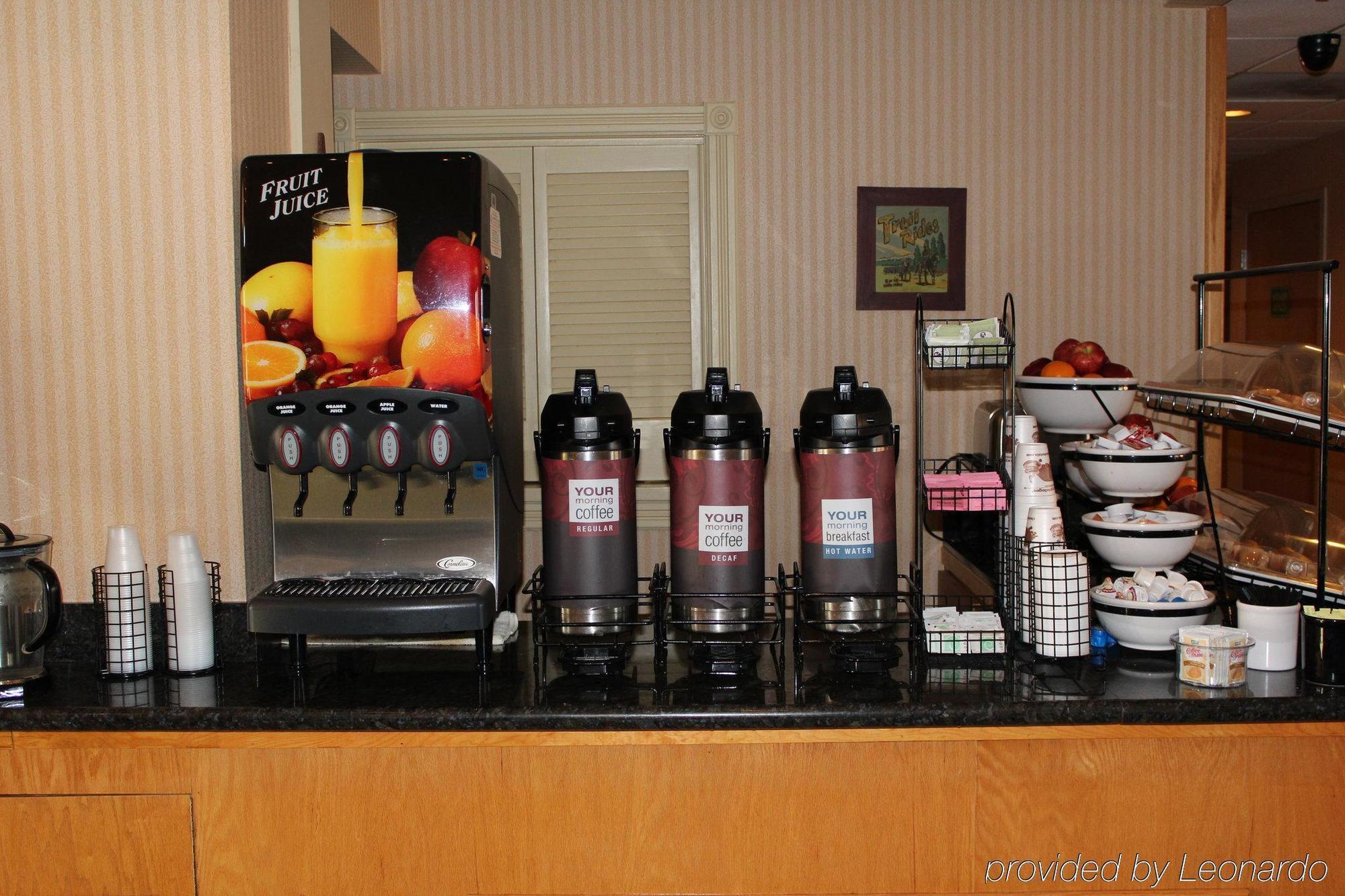 La Quinta By Wyndham Denison - North Lake Texoma Restaurant photo