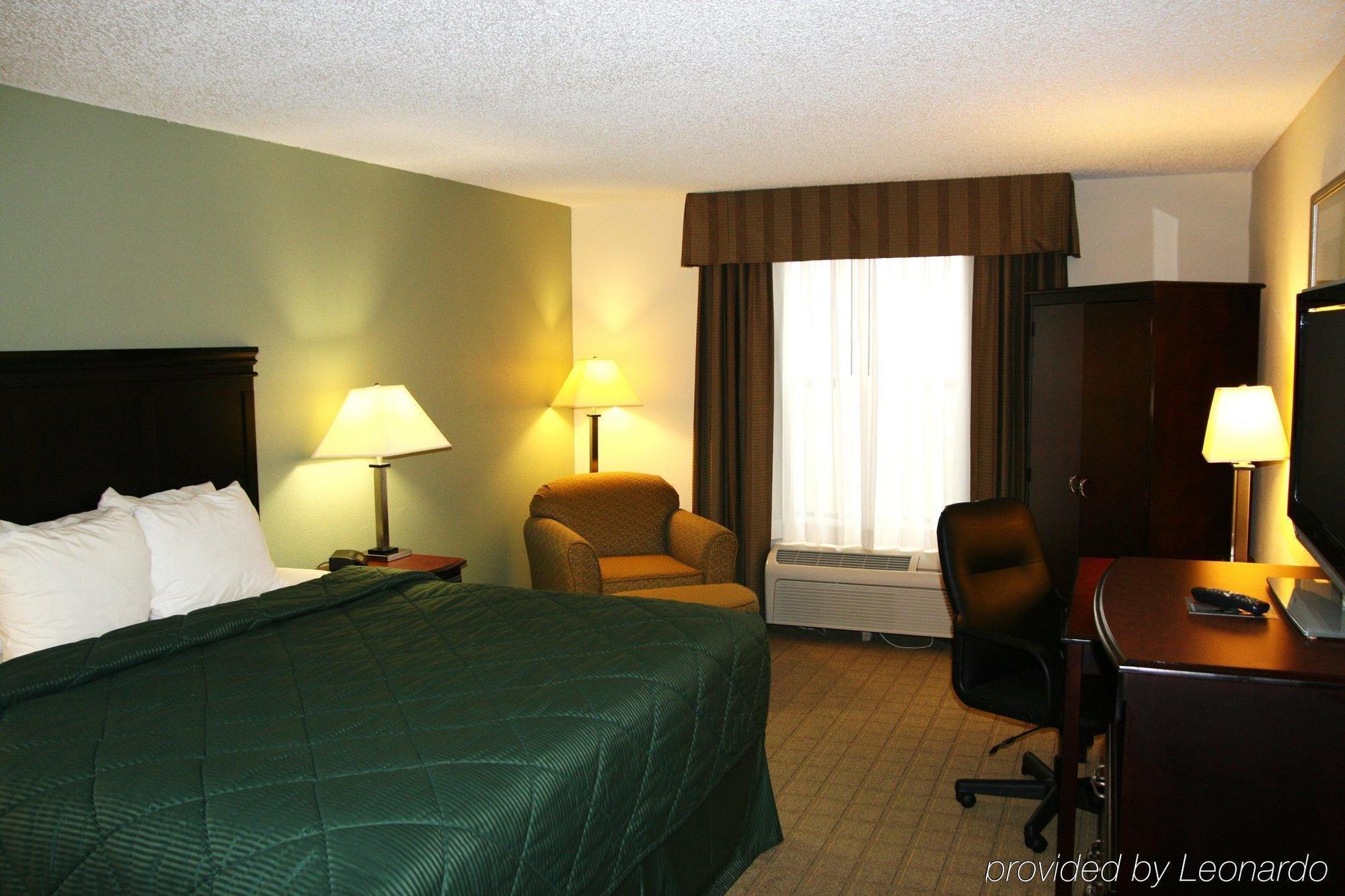 La Quinta By Wyndham Denison - North Lake Texoma Room photo
